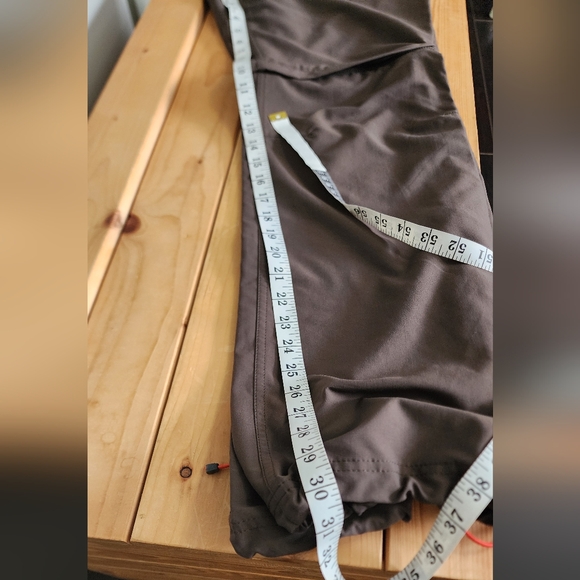 MEC Convertible Pants Size 8 - Picture 12 of 16